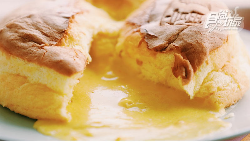 食尚玩家-奶黃流沙爆漿蛋糕