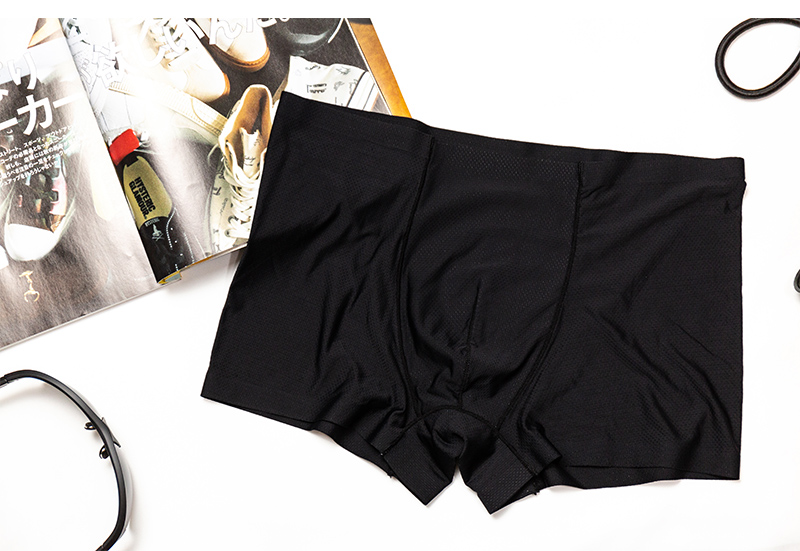 情境圖_桃子蜜語-鳥巢石墨烯男仕銀纖維抗菌內褲_黑色