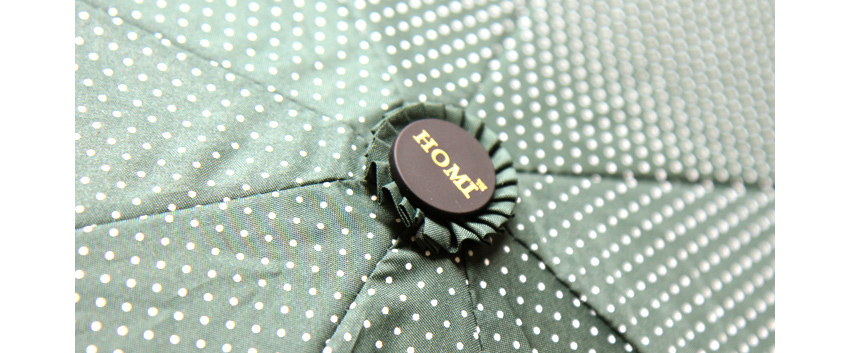 特別選用碰起布材質，抗UV，遇雨快乾！呈現種種質感