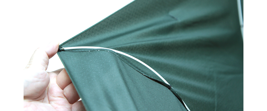 傘尾骨採用玻璃纖維，精細工法，處處可見